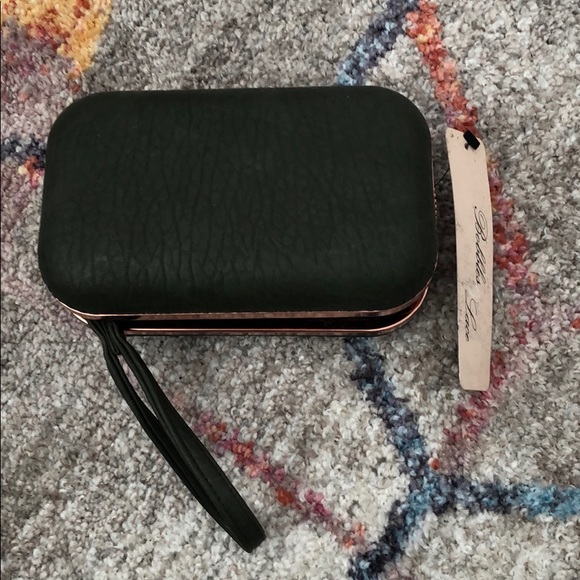Street Level Handbags - Street Level Clutch / Crossbody